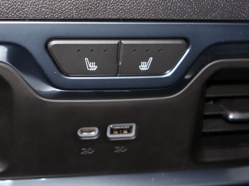 Used 2023 Chevrolet Silverado 1500 High Country w/ High Country Premium Package image 15