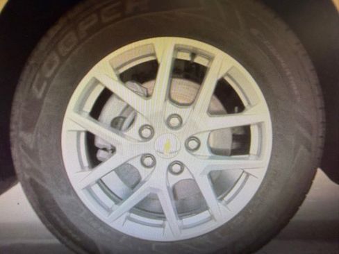Used 2024 Chevrolet Equinox LS w/ LS Convenience Package image 11