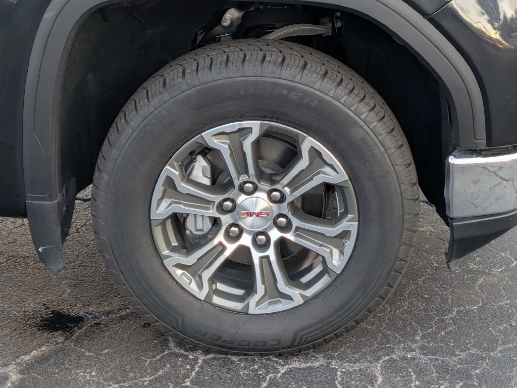Used 2025 GMC Sierra 1500 SLT AWD/4WD image 11