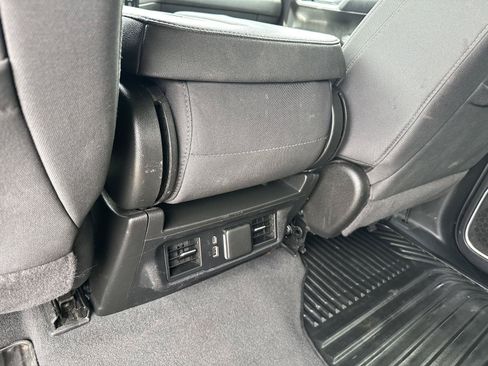 Used 2025 Chevrolet Silverado 1500 LT AWD/4WD image 12
