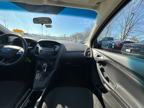 Used 2017 Ford Focus SE image 26