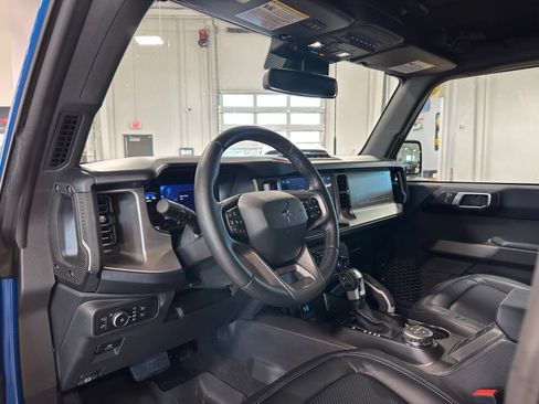 Used 2022 Ford Bronco Outer Banks w/ Sasquatch Package AWD/4WD image 14