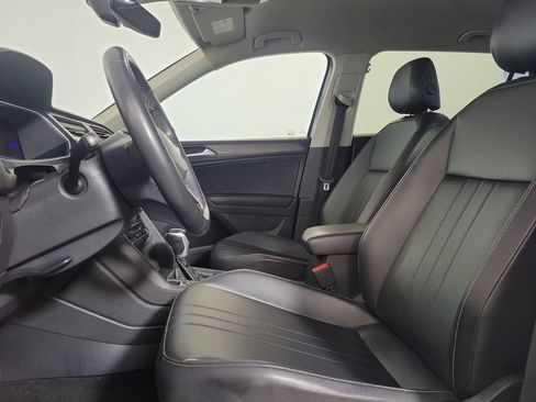 Used 2023 Volkswagen Tiguan SE FWD image 12