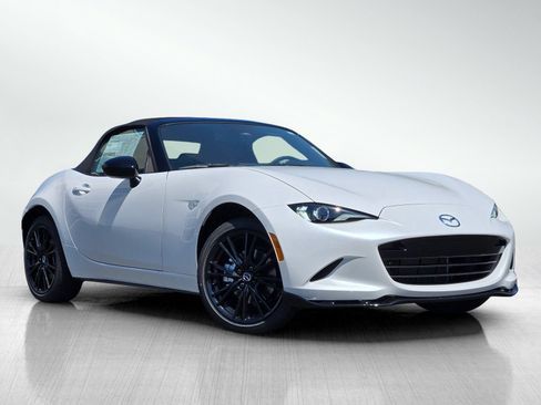 New 2026 MAZDA MX-5 Miata Club w/ Interior Package RWD image 1