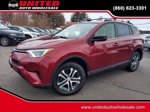 Used 2018 Toyota RAV4 LE w/ All Weather Liner Package image 1