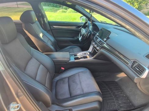 Used 2018 Honda Accord Sport image 5