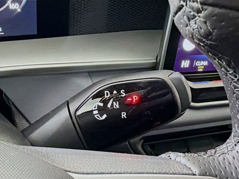 New 2026 Volkswagen Tiguan SE R-Line image 18