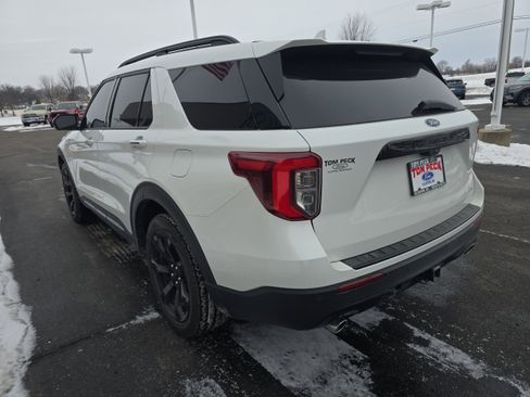 Used 2023 Ford Explorer ST-Line w/ Class IV Trailer Tow Package image 3