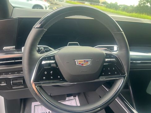 Used 2026 Cadillac Escalade ESV Sport w/ LPO, ONYX Package AWD/4WD image 16