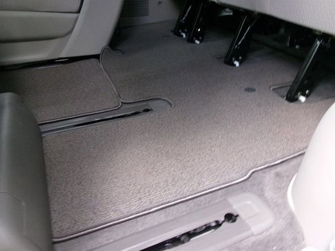 Used 2018 Kia Sedona L image 19