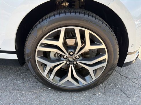 Used 2019 Land Rover Range Rover Velar R-Dynamic SE AWD/4WD image 9