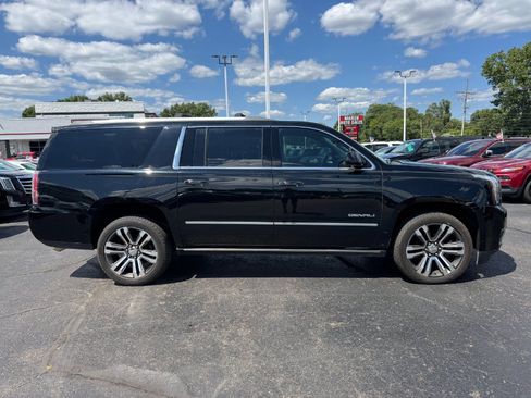 Used 2020 GMC Yukon XL Denali w/ Denali Ultimate Package AWD/4WD image 6
