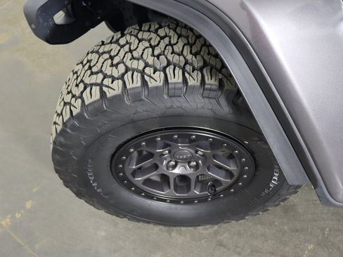 Used 2022 Jeep Wrangler Unlimited Rubicon w/ Xtreme Recon 35" Tire Package AWD/4WD image 40