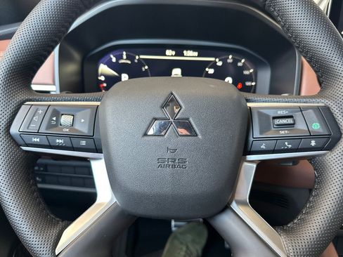 New 2025 Mitsubishi Outlander SEL image 22