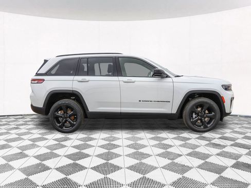 New 2026 Jeep Grand Cherokee Limited image 13