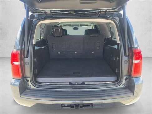 Used 2020 Chevrolet Suburban LT RWD image 17