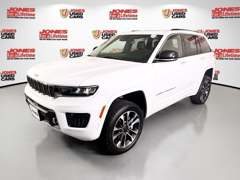 Used 2023 Jeep Grand Cherokee Overland image 16