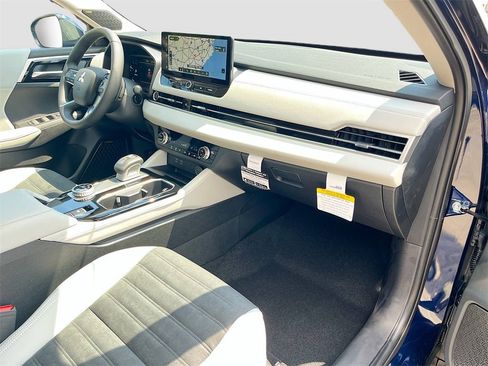 New 2025 Mitsubishi Outlander SE image 31