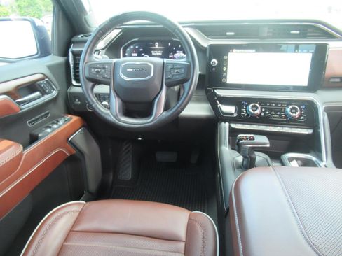 Used 2024 GMC Sierra 1500 Denali Ultimate AWD/4WD image 13