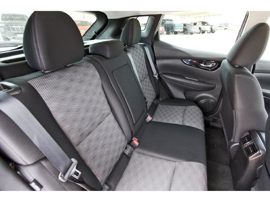 Used 2021 Nissan Rogue Sport SV FWD image 14
