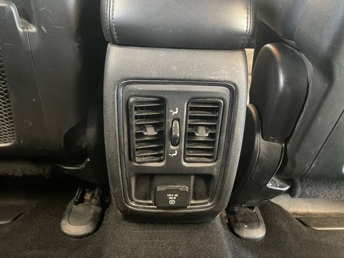 Used 2021 Jeep Grand Cherokee Laredo X image 32