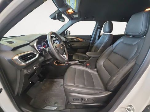 Used 2023 Chevrolet TrailBlazer ACTIV w/ Technology Package FWD image 11