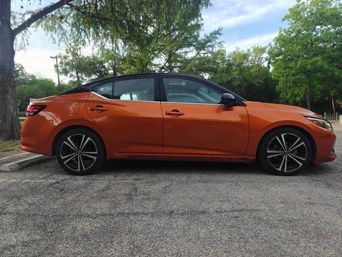 Used 2020 Nissan Sentra SR w/ Premium Package FWD image 3