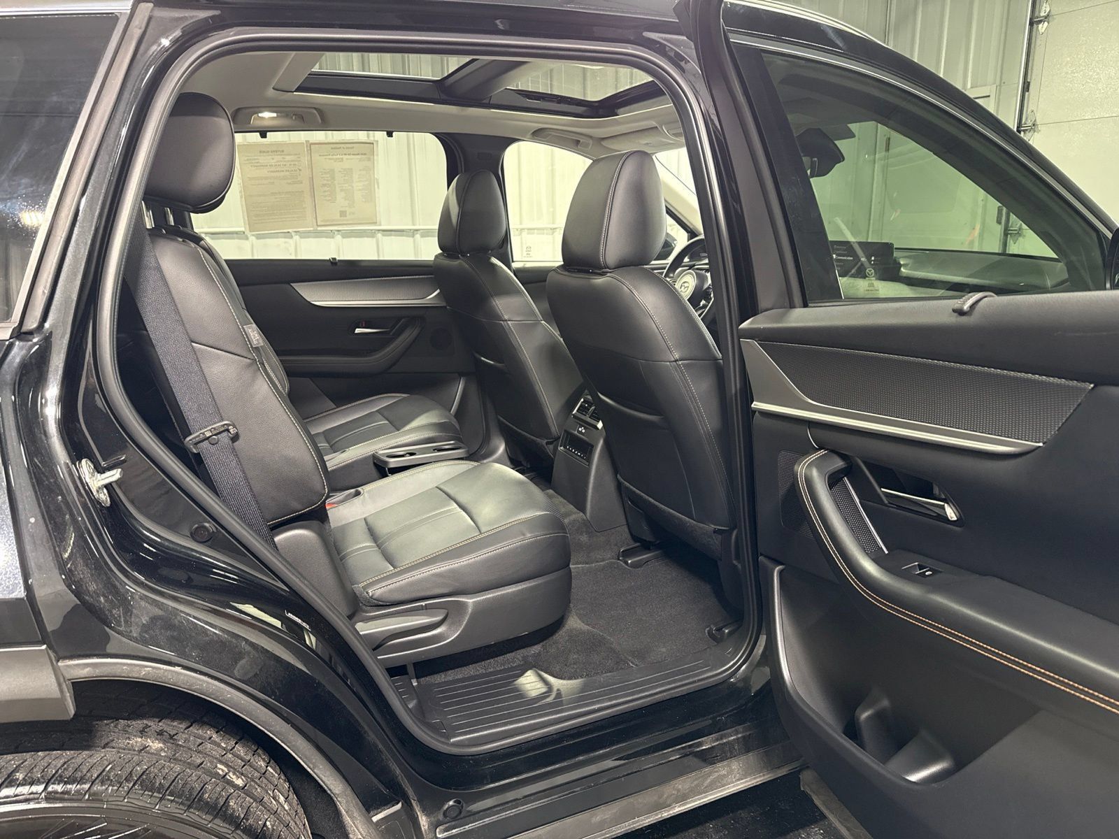Used 2024 MAZDA CX-90 3.3 Turbo w/ Premium Package AWD/4WD image 16