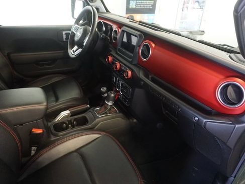 Used 2021 Jeep Wrangler Unlimited Rubicon w/ Cold Weather Group AWD/4WD image 21