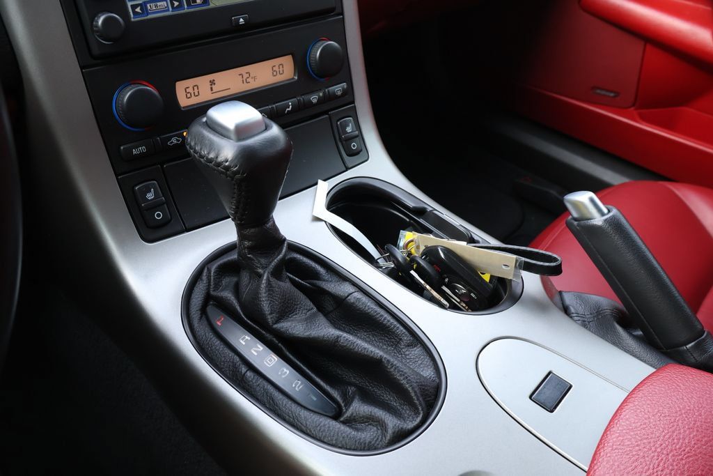 Used 2005 Chevrolet Corvette Coupe w/ Preferred Equipment Group RWD image 25