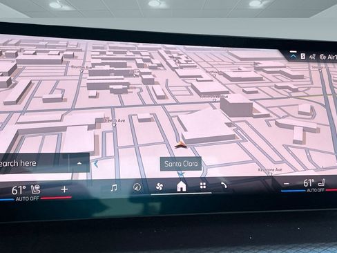 Used 2025 BMW 330i xDrive Sedan w/ M Sport Package image 21