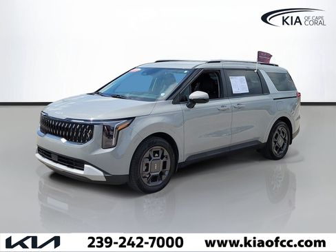 Certified 2025 Kia Carnival EX FWD image 3