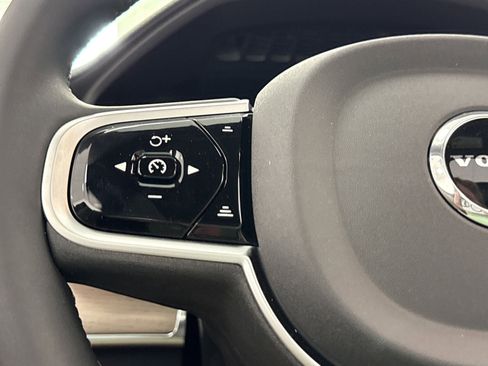 New 2026 Volvo XC90 B6 Plus w/ Protection Package Premier image 21