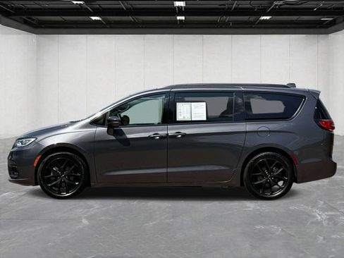 Certified 2022 Chrysler Pacifica Touring-L w/ S Appearance Package FWD image 2