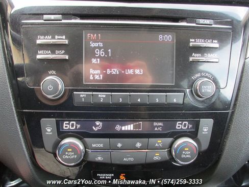 Used 2016 Nissan Rogue SV image 26