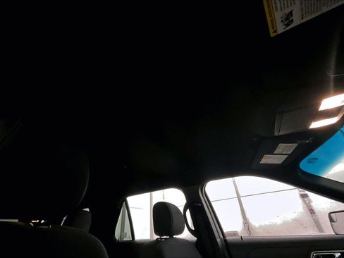 Used 2017 Ford Explorer XLT image 22