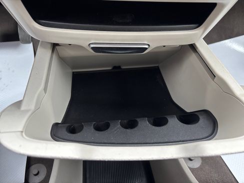 Used 2019 Chrysler Pacifica Touring-L FWD image 39