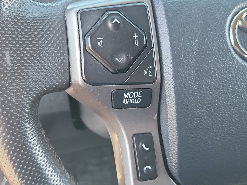 Used 2020 Toyota Tacoma SR5 RWD image 5