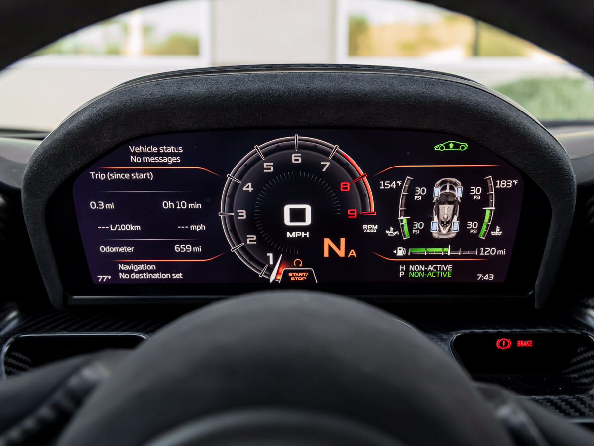 Used 2019 McLaren Senna RWD image 23
