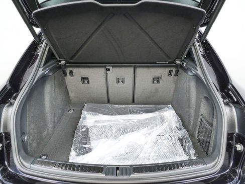 New 2026 Porsche Macan Turbo AWD/4WD image 32