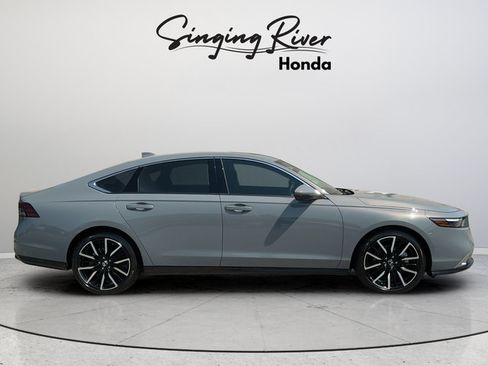 Used 2024 Honda Accord Touring image 8