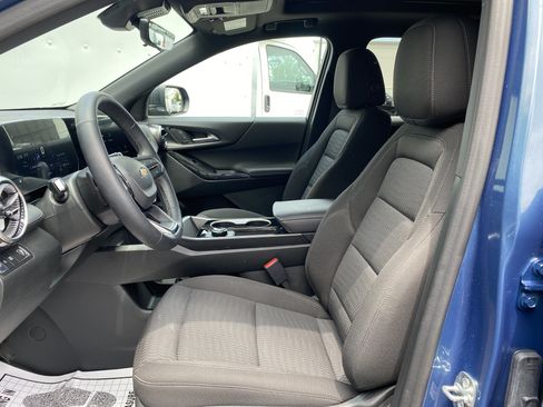 Used 2026 Chevrolet Equinox LT w/ Safety and Technology Package FWD image 16