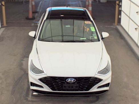 Used 2021 Hyundai Sonata Limited w/ Preferred Accessory Package FWD image 2