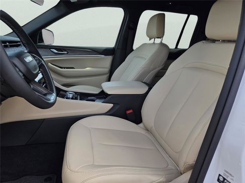 New 2026 Jeep Grand Cherokee Limited image 16