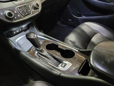 Used 2020 Chevrolet Malibu Premier FWD image 26