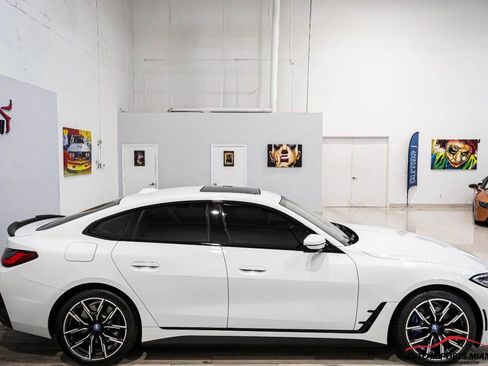 Used 2022 BMW i4 eDrive40 w/ M Sport Package image 33