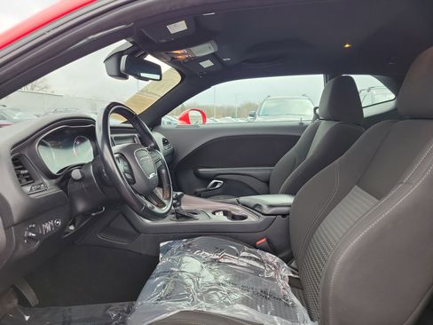 Used 2023 Dodge Challenger SXT image 10