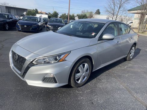 Used 2020 Nissan Altima 2.5 S image 2