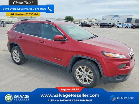 Used 2017 Jeep Cherokee Latitude w/ Cold Weather Group AWD/4WD image 5