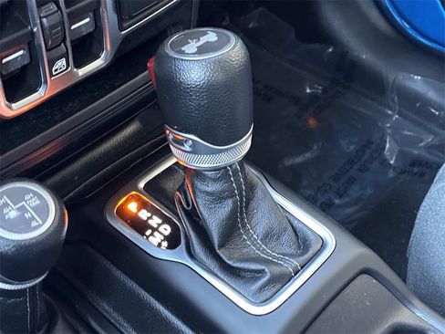 Used 2024 Jeep Wrangler Unlimited w/ Convenience Group image 27